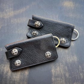 希少なクロムハーツ レザーキーケース ヘビーレザー クロスボタン 黒が入荷しました☆