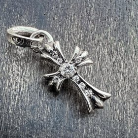 クロムハーツアフターダイヤの人気アイテム！ベビーファットクロスチャームのカスタム完成☆