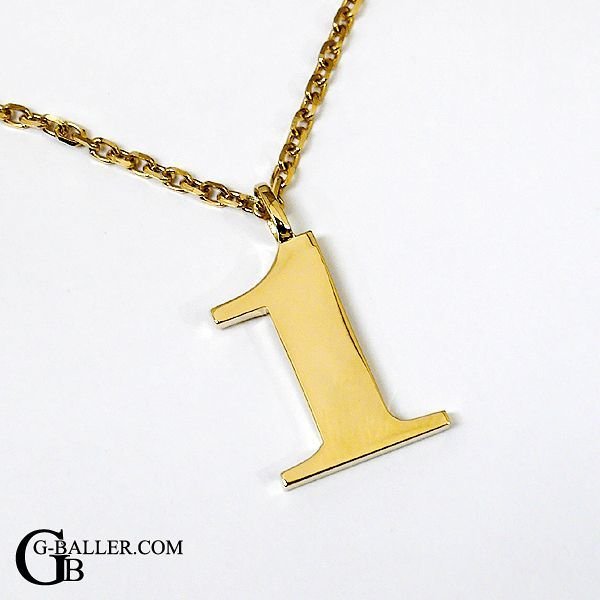 イエローゴールド素材の数字チャームトップ 1