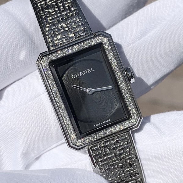 CHANEL時計 ボーイフレンド ツイードへのアフターダイヤカスタム