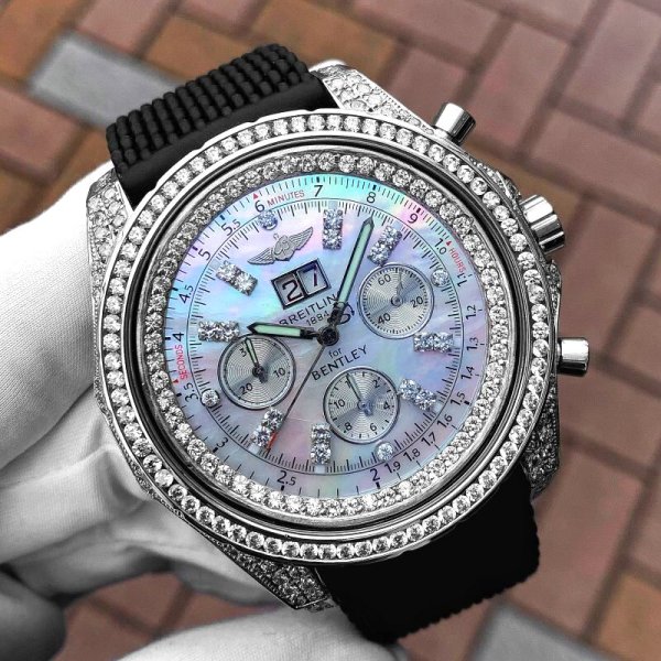 ブライトリングベントレーの全面にダイヤをカスタムします。