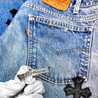 クロムハーツ リーバイス デニム スクロールラベル 取付修理 クロスパッチ ウォッシュドデニムパンツ インディゴブルー