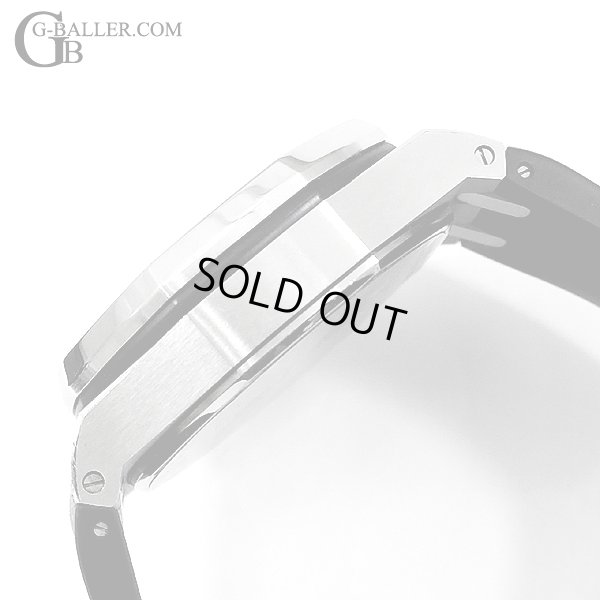 廃盤モデルのオフショアクロノグラフです。