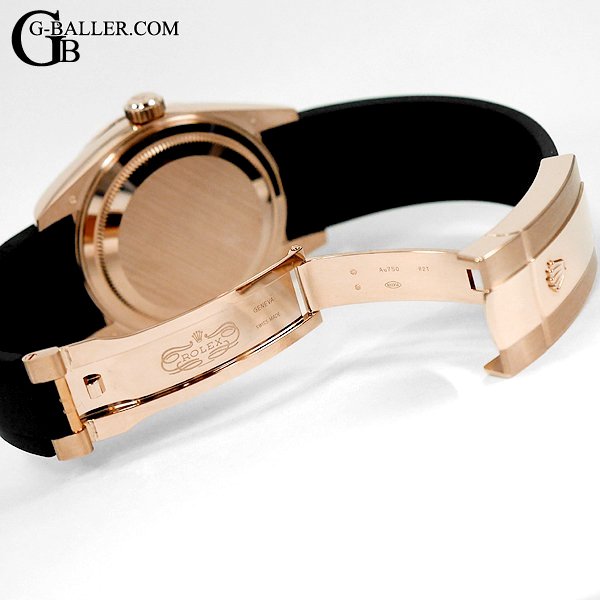 バックルには刻印が御座います。