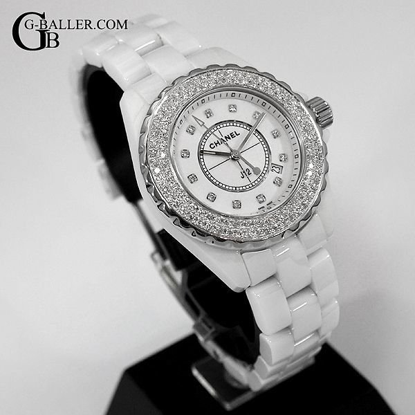 シャネルJ12のアフターダイヤベゼルを製作致します。