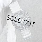 【展示未使用 / 国内正規2年保証付 / 付属完備】オメガ x スウォッチ コラボ スピードマスター ミッショントゥ マーキューリー グレー SO33A100 40mm / 23617