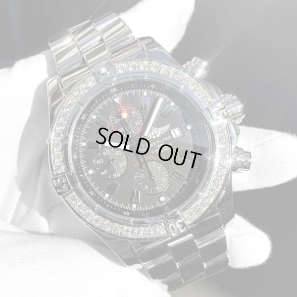 ダイヤモンドベゼルをまとったアベンジャーA13370