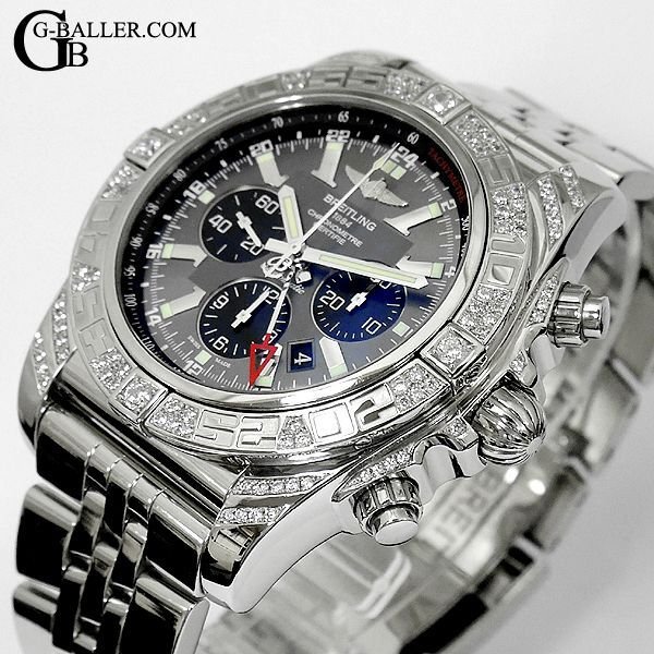 ベゼルとケースにダイヤカスタムを致します。