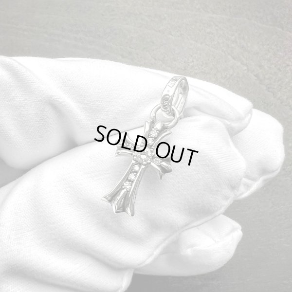 画像1: 【極美品 / レザーポーチ付】CHROME HEARTS クロムハーツ CHクロス ベビーファット ドロップイヤリング ピアス パヴェダイヤモンド | 241021