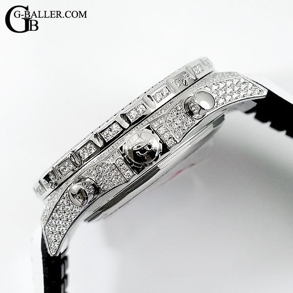 ケース横も全てダイヤでカスタムしてます。