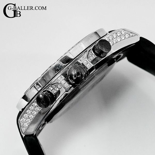 ケース横にもダイヤ加工を施します。