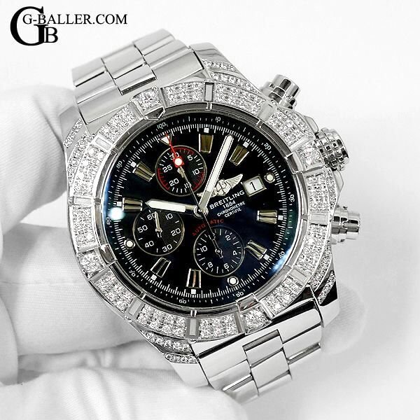 ベゼルとケースにダイヤモンドをカスタム致します。