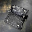 画像4: CHROME HEARTS クロムハーツ レザーキーケース ブラック ヘビーレザー クロスボタン | W2-250819 (4)