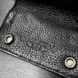 画像5: CHROME HEARTS クロムハーツ レザーキーケース 黒 ヘビーレザー クロスボタン | W3-250819 (5)