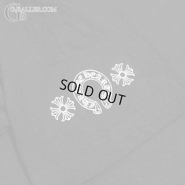 袖部分にもプリントが施されてます。