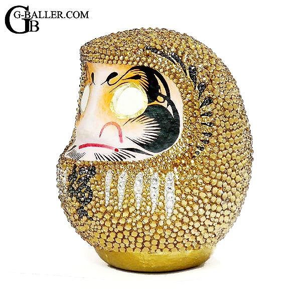 日本の縁起物 ダルマ をスワロフスキーでデコしました。