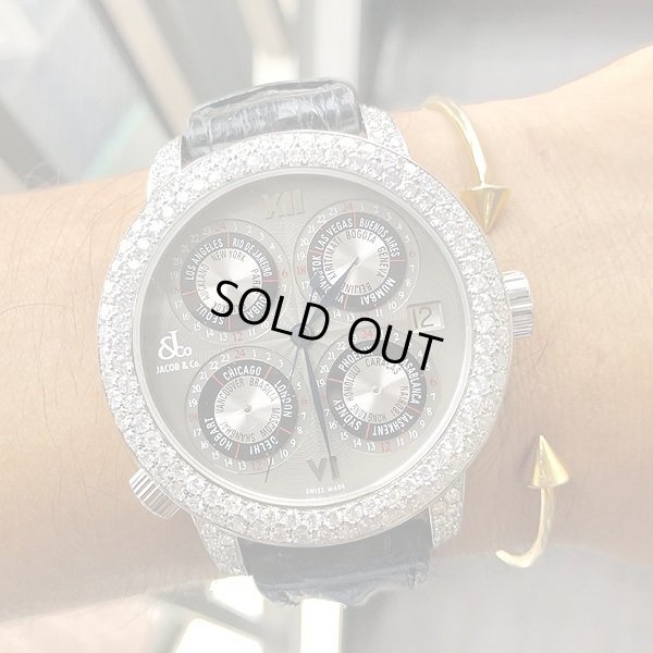 厚みのあるケースとダイヤモンドが非常に高級感のあるオススメモデル