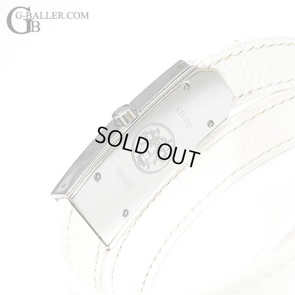 HERMESの刻印が施された裏蓋面