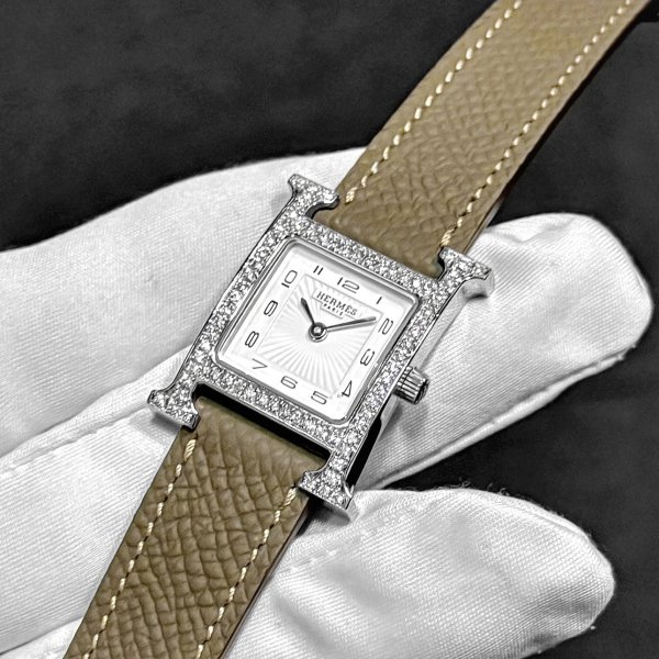 画像2: 【付属完備 / 新品レザーベルト】HERMES エルメス Hウォッチ HH1.210 白文字盤 グレージュ レザーストラップ | 250502