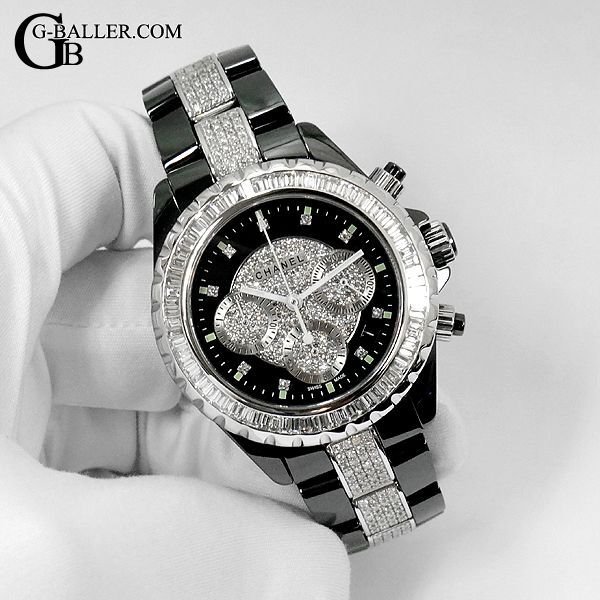 J12クロノ用にバゲットダイヤベゼル・ダイヤ文字盤・ブレスセンターダイヤ加工致します。