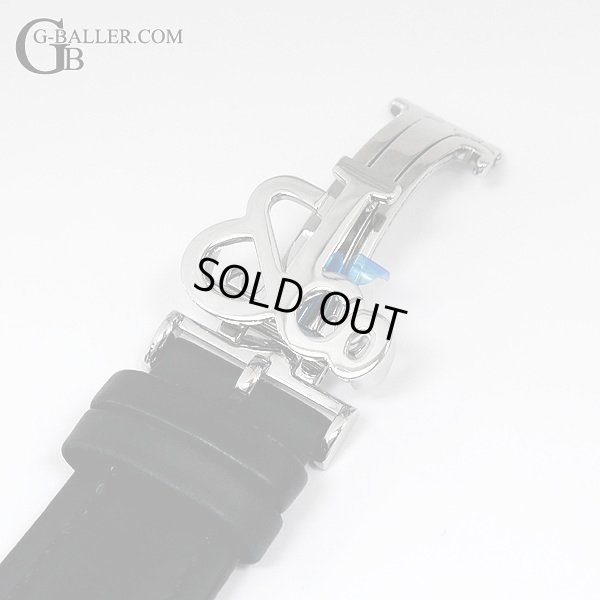 ベルトバックルはご希望でダイヤバックルへの変更も可能です。