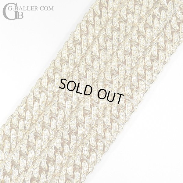 表面の全てにダイヤモンドをセットしてます。