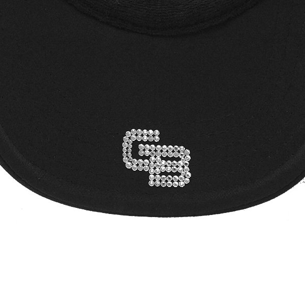 キャップのツバ裏にGBロゴ