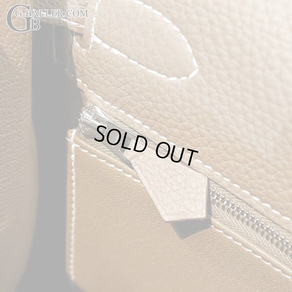 内ファスナーの取っ手にもHERMESの刻印が御座います。