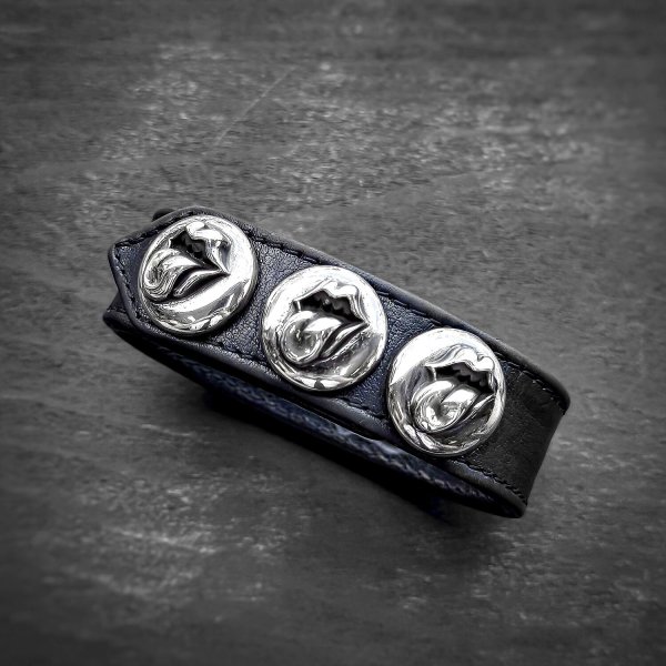 画像2: 【激レア / 極美品】CHROME HEARTS クロムハーツ ローリングストーンズ リップ＆タン 3ボタン 2スナップ 黒 レザーブレスレット | 250804