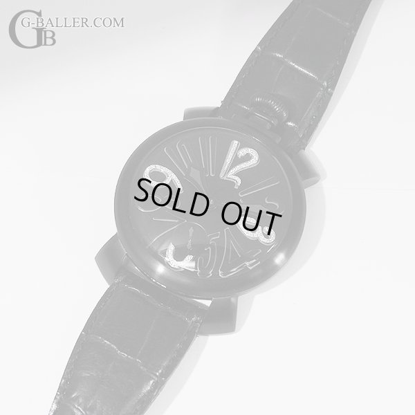 3/6/9/12にダイヤモンドが装飾されております。