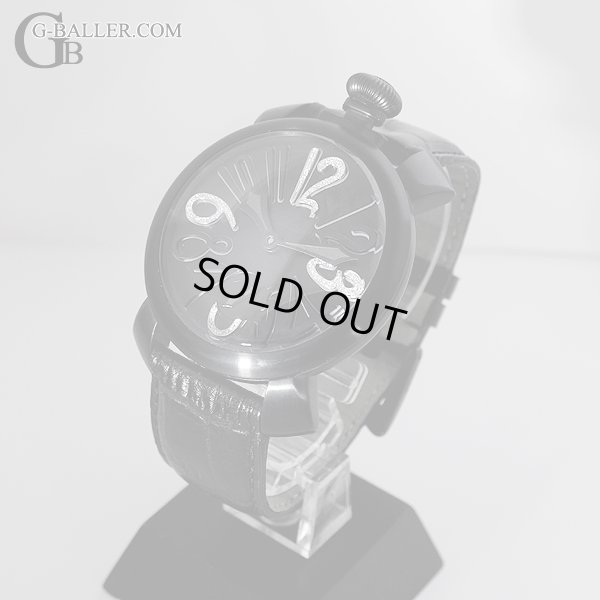 ブラックPVDモデルに数字ダイヤが装飾されたモデル。