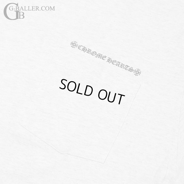 フロントはシンプルなポケットとプリント