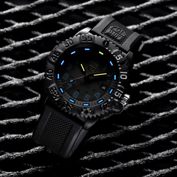 画像3: Luminox Navy Seals Carbonox Black Rubber Colormark 3050 Series XS.3051.GO.NSF