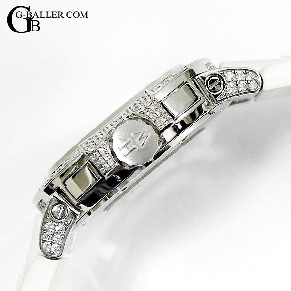 リューズ周りにもダイヤモンドが留められてます。