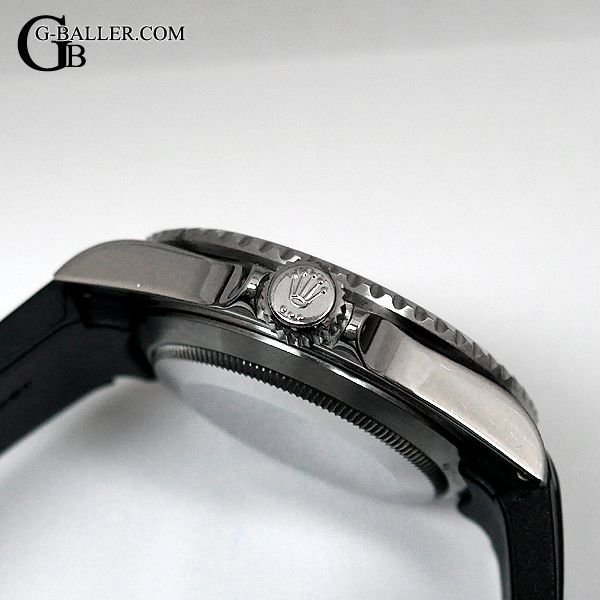 ケース・リューズも綺麗な状態です。