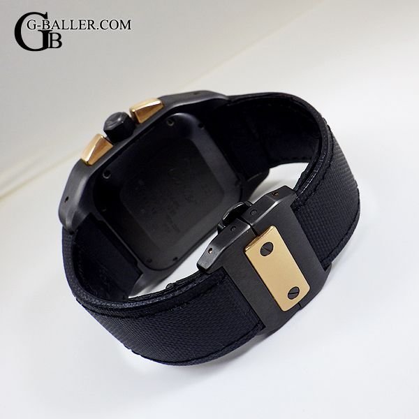 カルティエ純正のDバックルも綺麗な状態を保ってます。