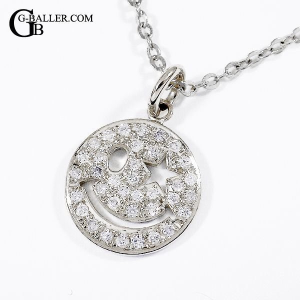 K18WGダイヤのスマイルチャームも御座います。