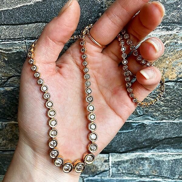 テニスネックレスコーデに是非