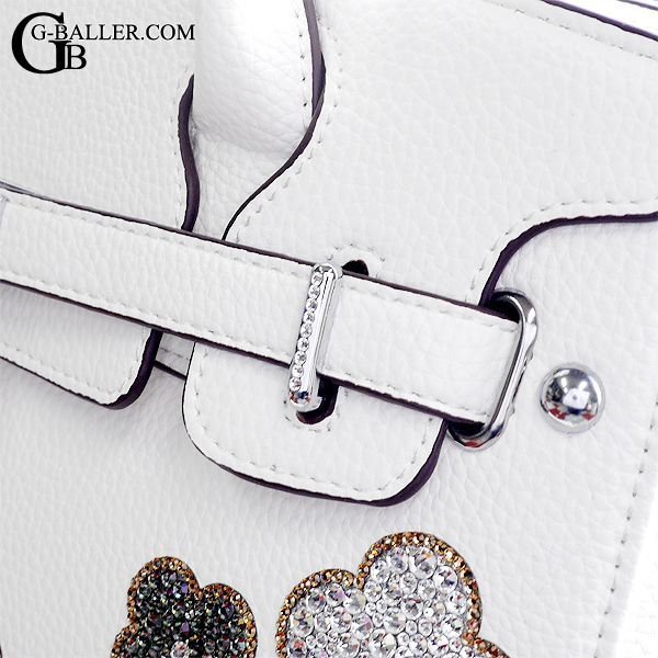 細部にまでこだわり スワロフスキーで デザイン致します。