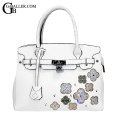 Van Cleef & Arpels ロゴ デコオーダーバッグ