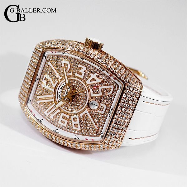 ケース/文字盤/バックルの全てがダイヤモンドとなります