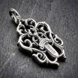 画像2: 【極美品 / 希少モデル】CHROME HEARTS クロムハーツ ヴァインダガー ペンダント | 250728 (2)