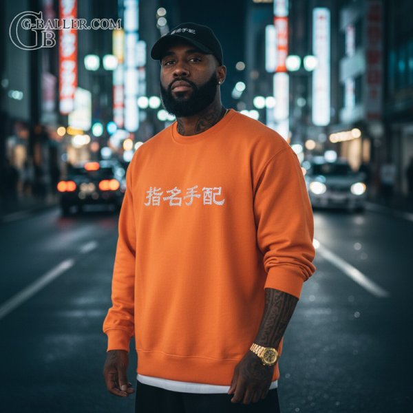 モデルの着用はトレーナーバージョンです。