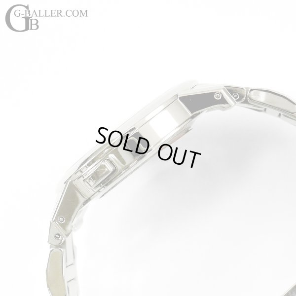 使用感は御座いますが、目立った傷は御座いません。