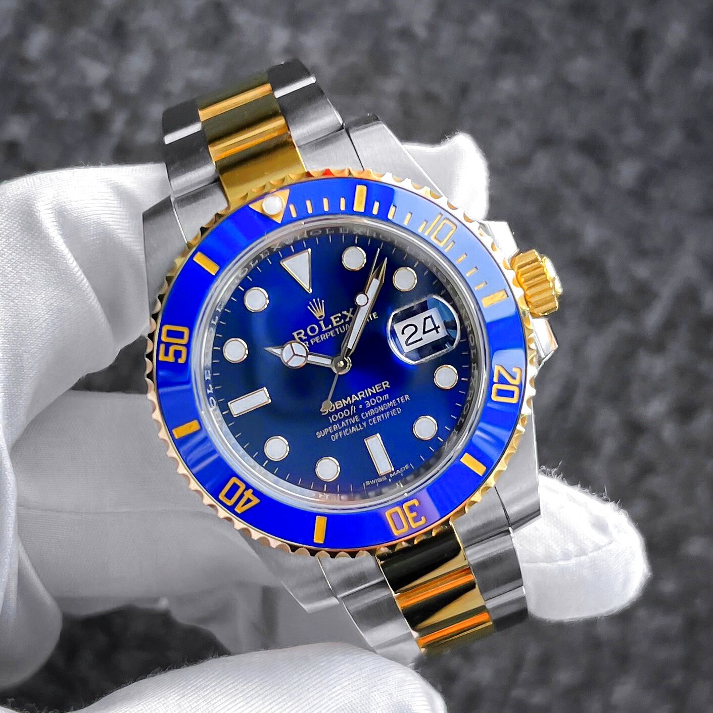 ロレックスサブマリーナ 116613LB 青サブ コンビ 付属完備が入荷致しました!