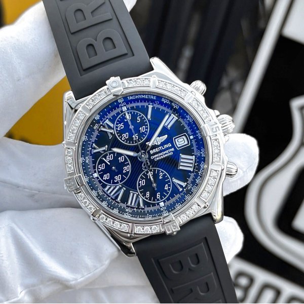 画像1: 【付属完備 / 純正ステンレスベルト付】BREITLING ブライトリング クロスウィンド ベゼルダイヤモンド 黒 新品ラバーベルト ブラック ローマン インデックス | 241204 (1)