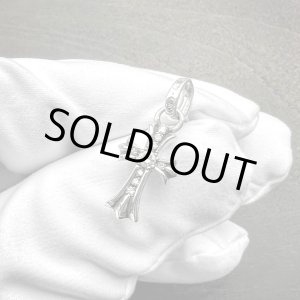 画像: 【極美品 / レザーポーチ付】CHROME HEARTS クロムハーツ CHクロス ベビーファット ドロップイヤリング ピアス パヴェダイヤモンド | 241021