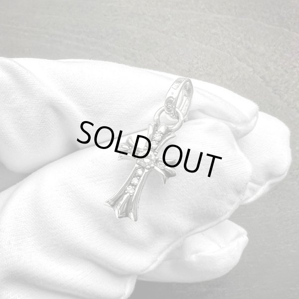 画像1: 【極美品 / レザーポーチ付】CHROME HEARTS クロムハーツ CHクロス ベビーファット ドロップイヤリング ピアス パヴェダイヤモンド | 241021 (1)