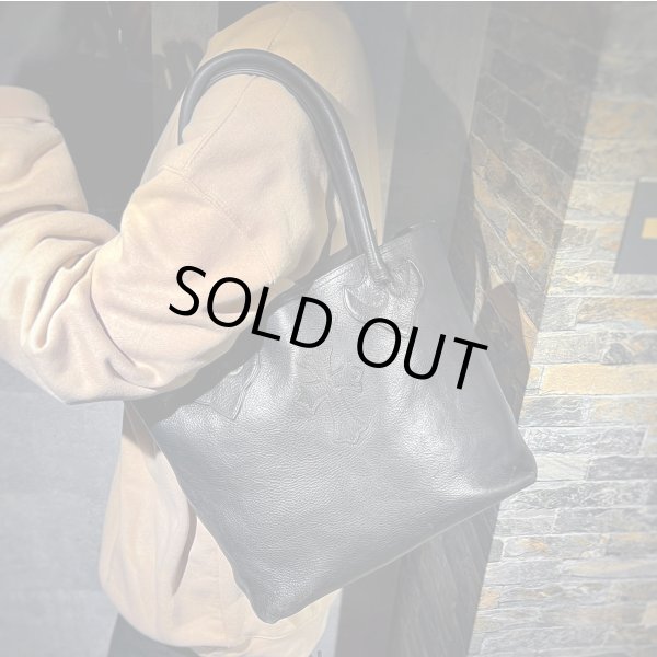 画像2: 【現行 / 美品】CHROME HEARTS クロムハーツ FSトート バッグ クロスパッチ付 ヘビーレザー 黒 | 240930 (2)