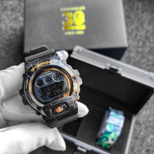 腕時計(アナログ)CASIO　G-SHOCK 電波ソーラー　未使用　ブラック＆レッド　レア